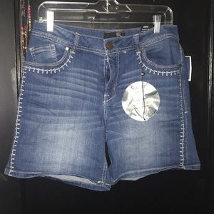 Denim shorts stretchy fabric